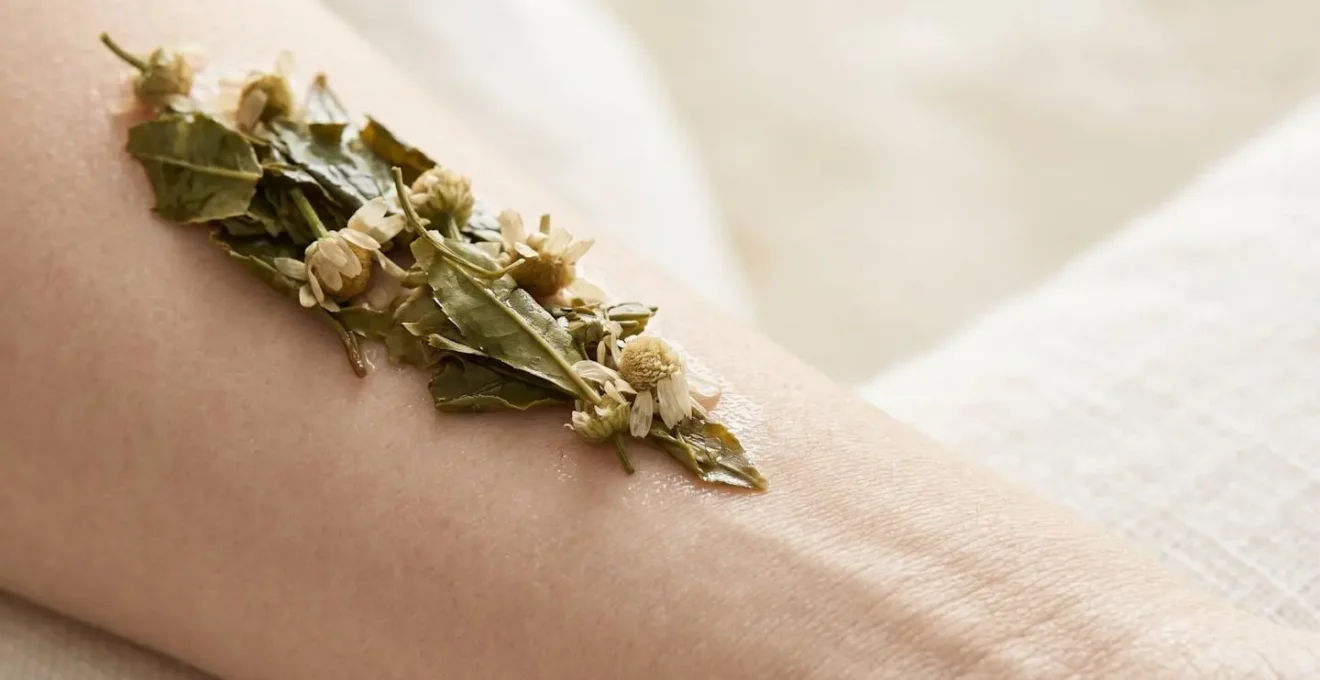 Détail de la peau montrant la micro-inflammation post-épilation